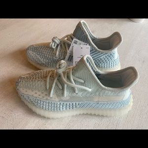 Yeezy’s 360 size 6.5 cloud